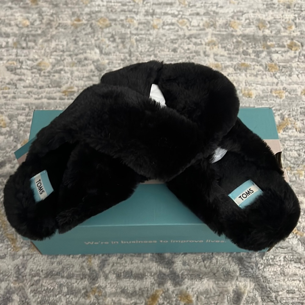 Women’s Susie Black Faux Fur